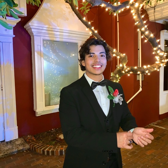 Meet your Posher, Estefan - Picture 1 of 1